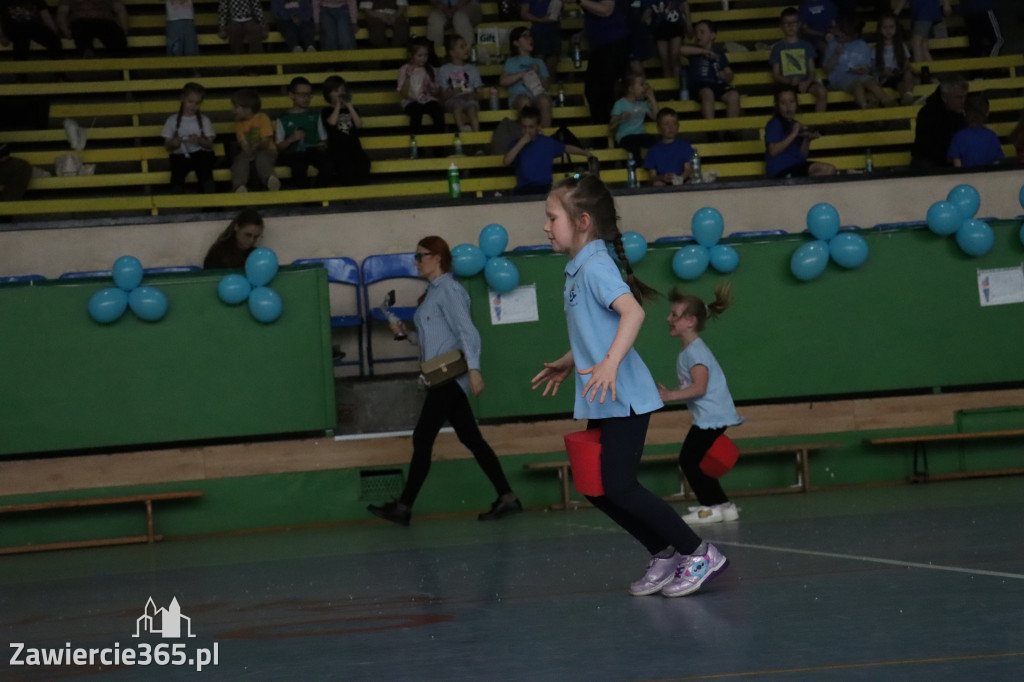 Fotorelacja II: Niebieskie Igrzyska zorganizowane przez SP4 w Zawierciu