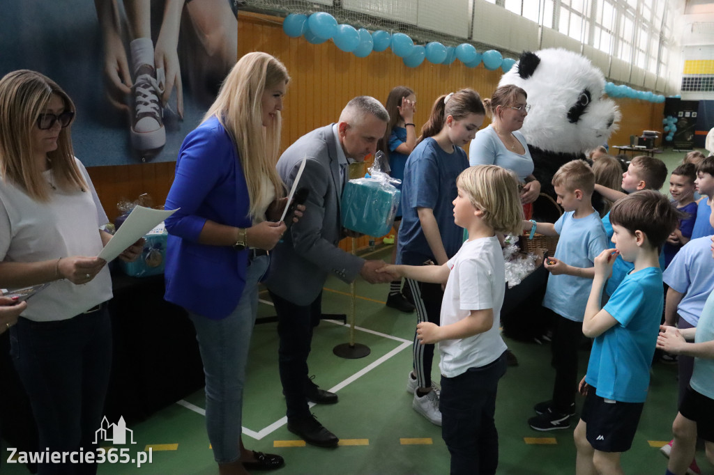 Fotorelacja II: Niebieskie Igrzyska zorganizowane przez SP4 w Zawierciu