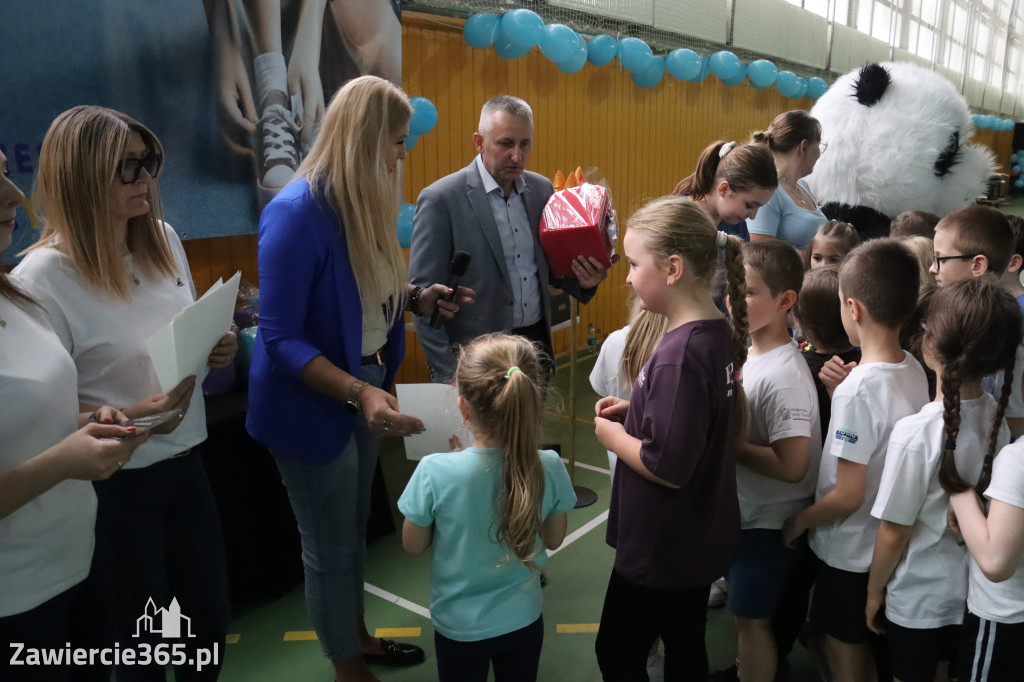 Fotorelacja II: Niebieskie Igrzyska zorganizowane przez SP4 w Zawierciu