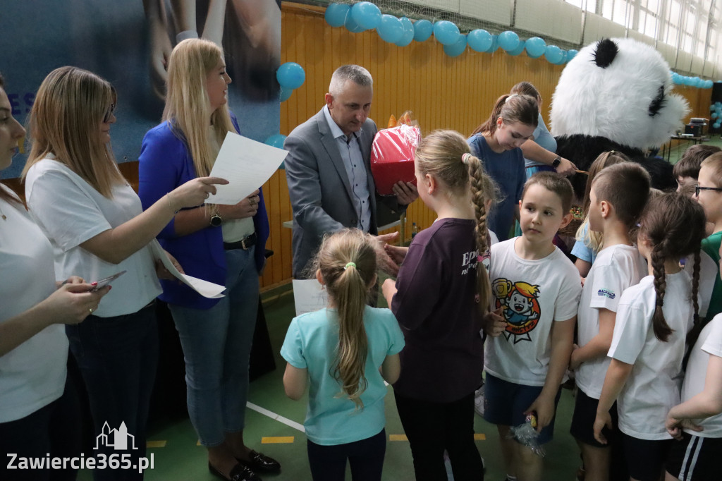 Fotorelacja II: Niebieskie Igrzyska zorganizowane przez SP4 w Zawierciu