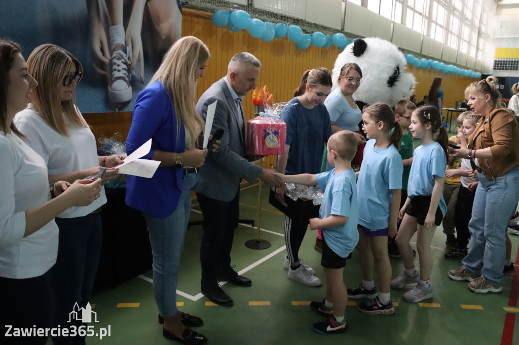 Fotorelacja II: Niebieskie Igrzyska zorganizowane przez SP4 w Zawierciu