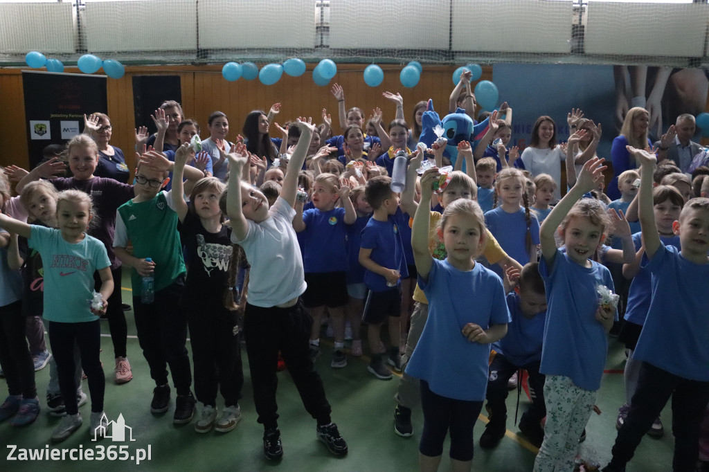 Fotorelacja II: Niebieskie Igrzyska zorganizowane przez SP4 w Zawierciu