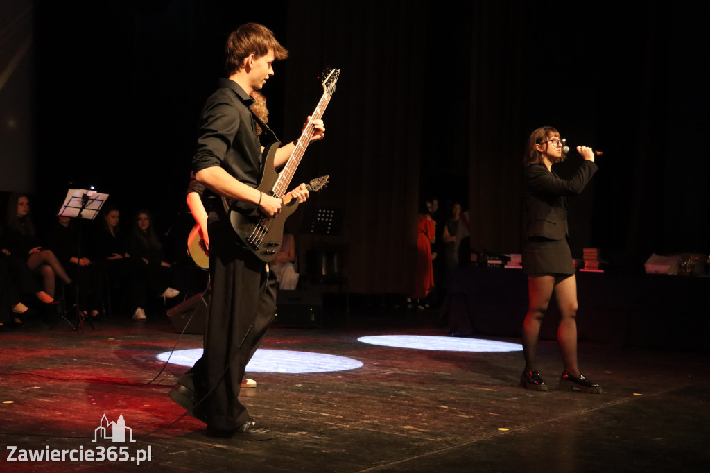 Fotorelacja I: Zakończenie roku szkolnego klas maturalnych I LO w Zawierciu