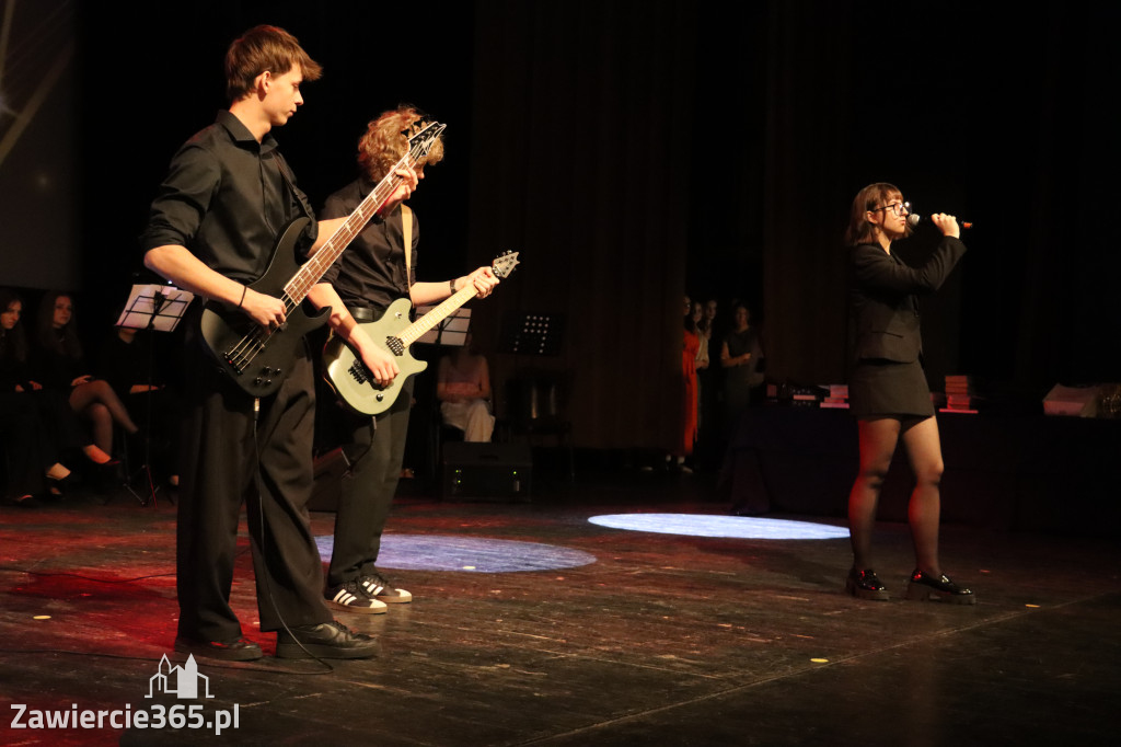 Fotorelacja I: Zakończenie roku szkolnego klas maturalnych I LO w Zawierciu