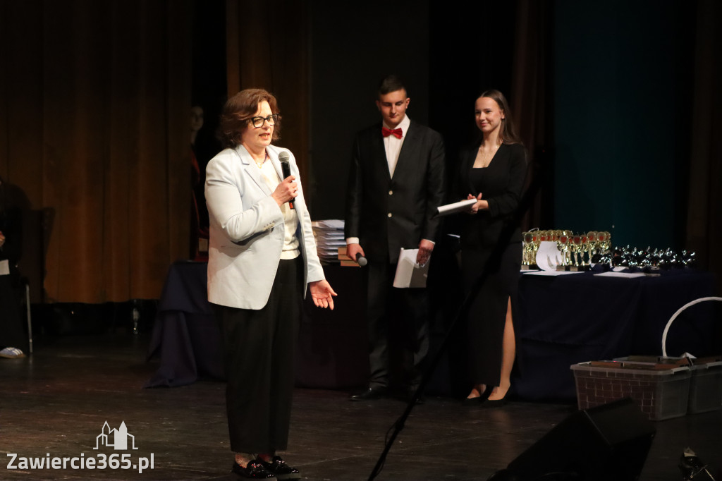 Fotorelacja I: Zakończenie roku szkolnego klas maturalnych I LO w Zawierciu