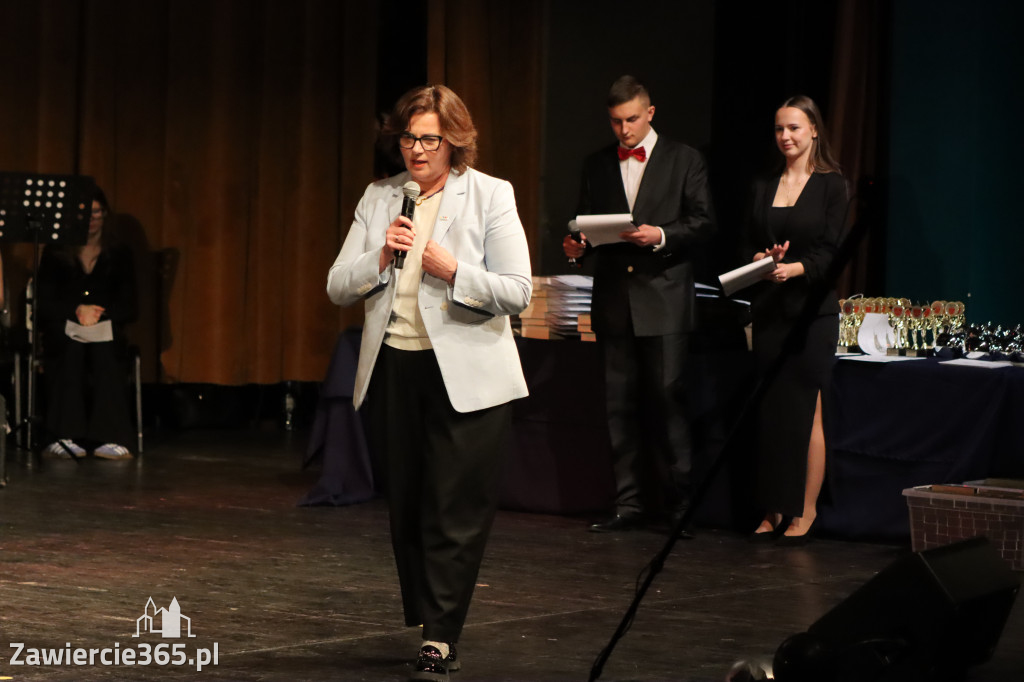Fotorelacja I: Zakończenie roku szkolnego klas maturalnych I LO w Zawierciu