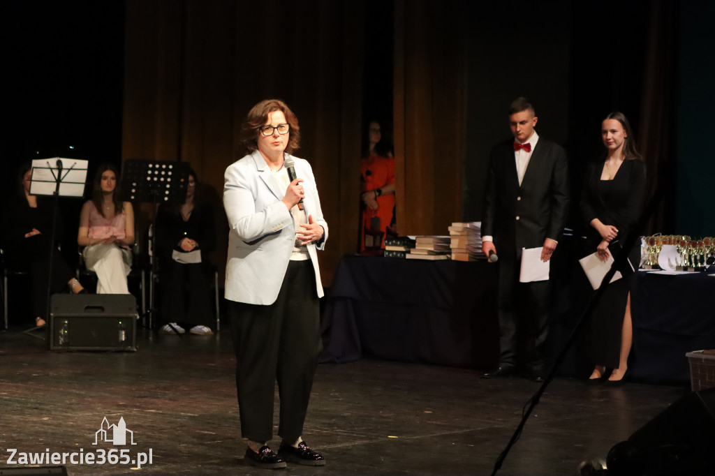 Fotorelacja I: Zakończenie roku szkolnego klas maturalnych I LO w Zawierciu