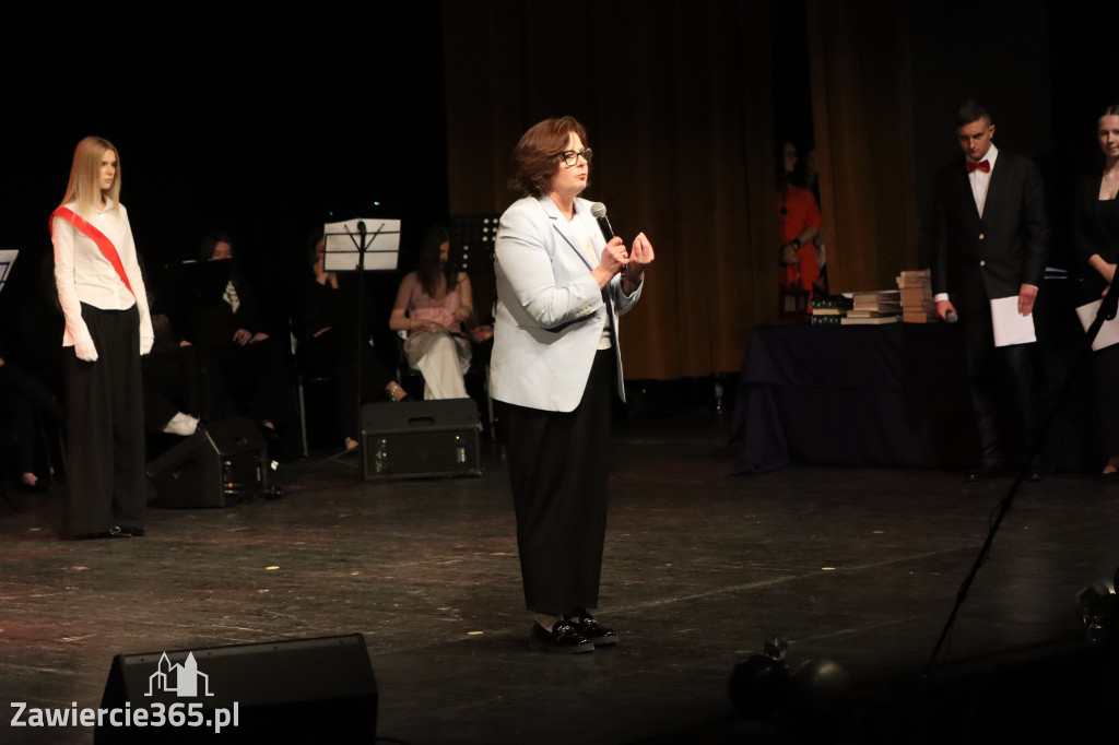 Fotorelacja I: Zakończenie roku szkolnego klas maturalnych I LO w Zawierciu