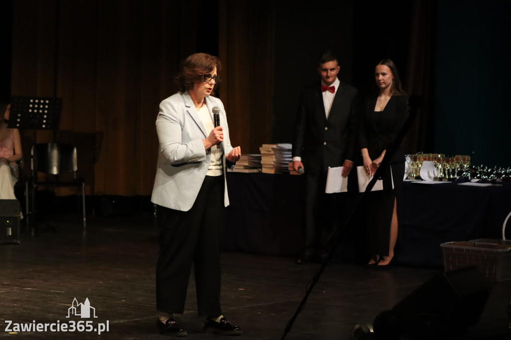 Fotorelacja I: Zakończenie roku szkolnego klas maturalnych I LO w Zawierciu