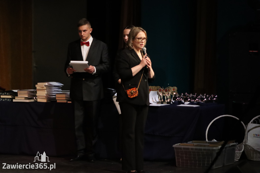 Fotorelacja I: Zakończenie roku szkolnego klas maturalnych I LO w Zawierciu