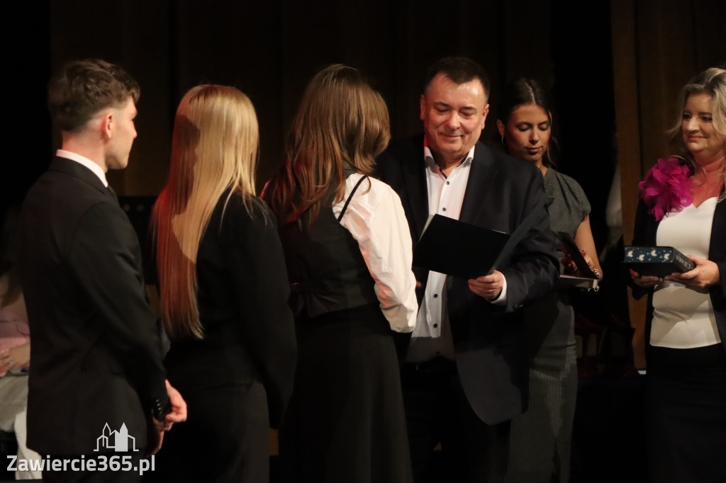 Fotorelacja I: Zakończenie roku szkolnego klas maturalnych I LO w Zawierciu