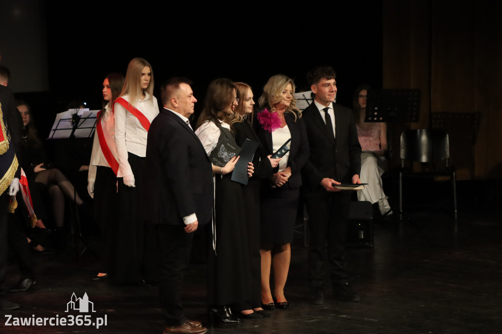 Fotorelacja I: Zakończenie roku szkolnego klas maturalnych I LO w Zawierciu