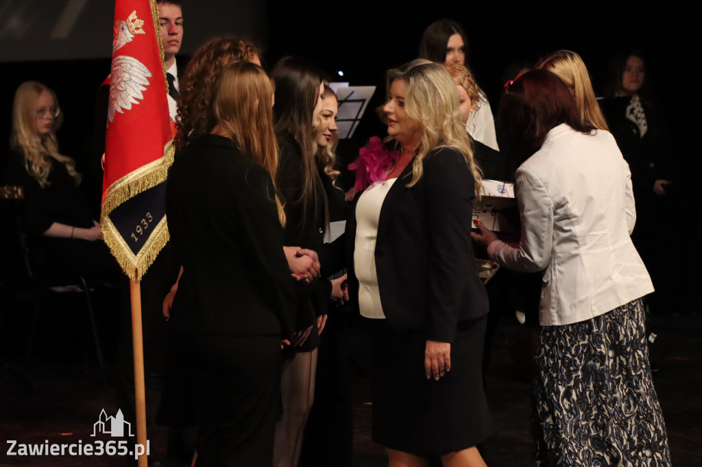 Fotorelacja I: Zakończenie roku szkolnego klas maturalnych I LO w Zawierciu