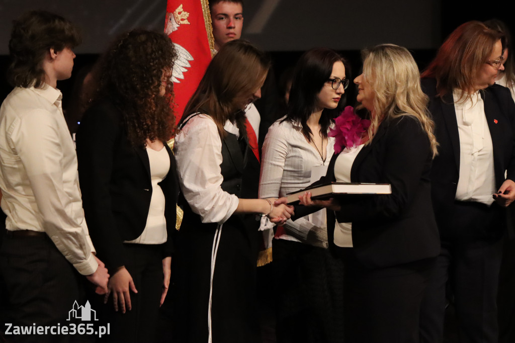 Fotorelacja I: Zakończenie roku szkolnego klas maturalnych I LO w Zawierciu