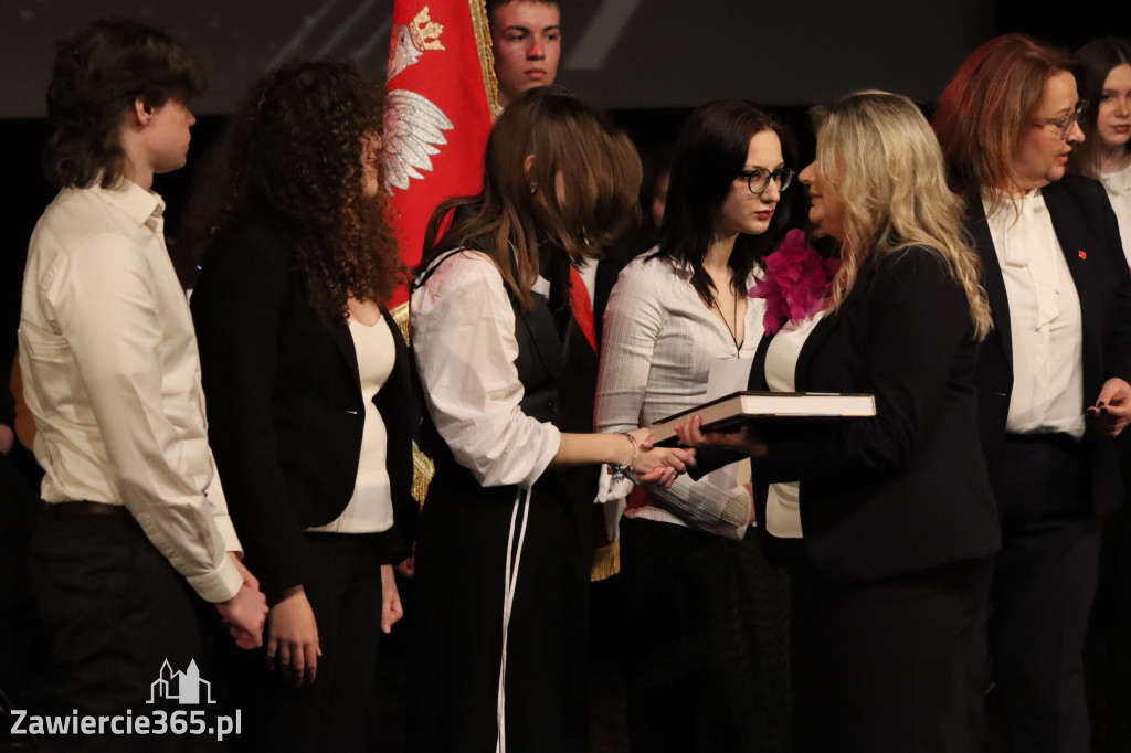 Fotorelacja I: Zakończenie roku szkolnego klas maturalnych I LO w Zawierciu