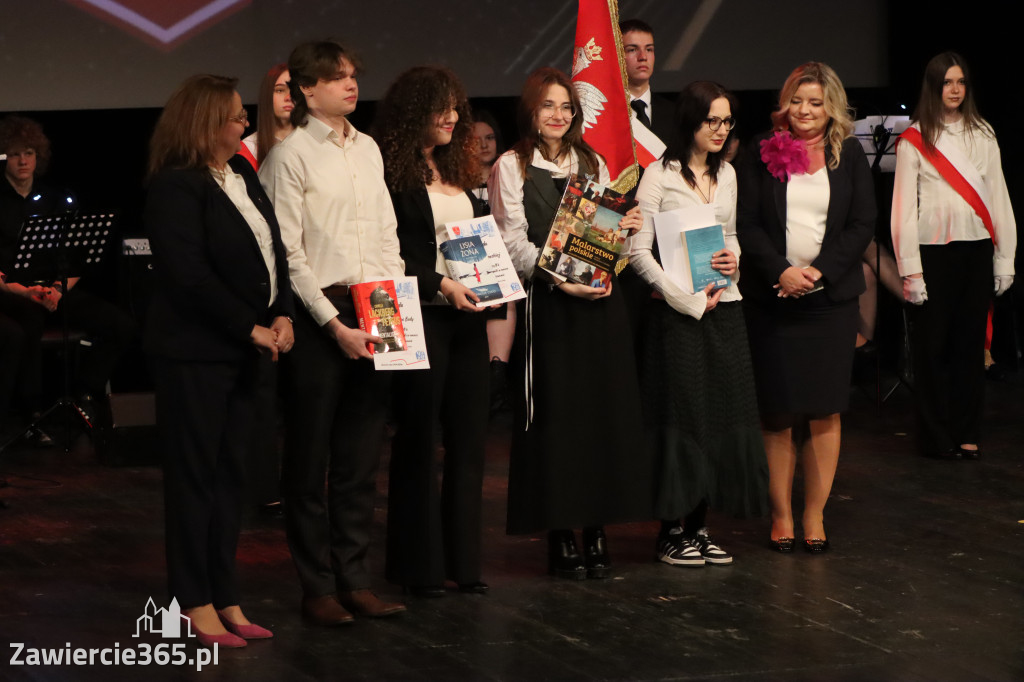 Fotorelacja I: Zakończenie roku szkolnego klas maturalnych I LO w Zawierciu