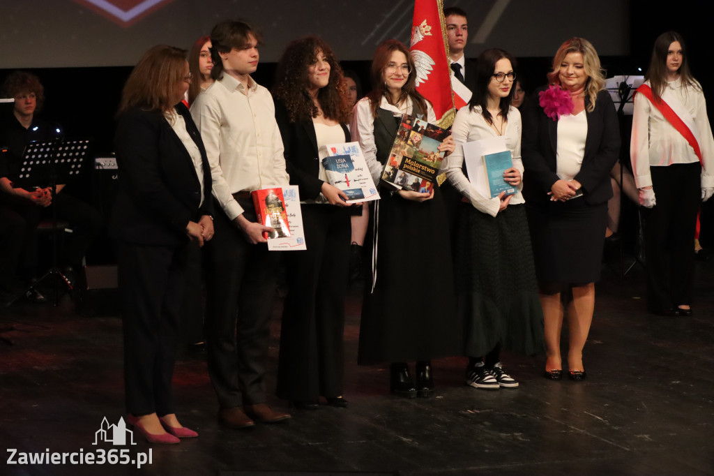 Fotorelacja I: Zakończenie roku szkolnego klas maturalnych I LO w Zawierciu