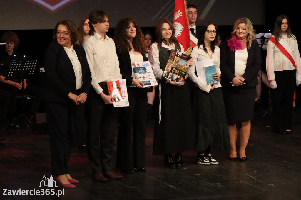 Fotorelacja I: Zakończenie roku szkolnego klas maturalnych I LO w Zawierciu