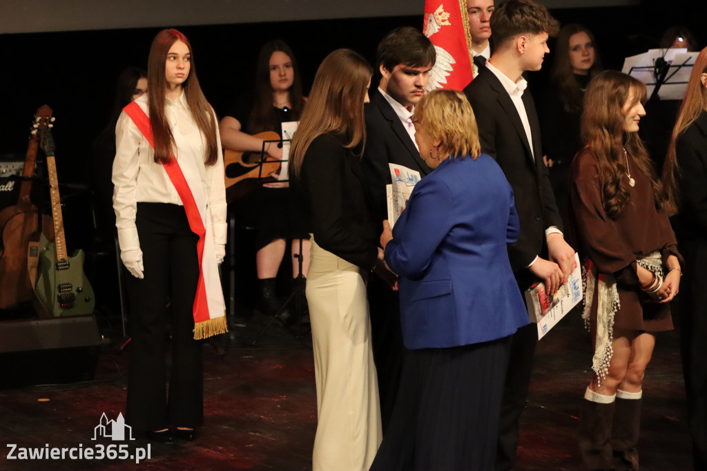 Fotorelacja I: Zakończenie roku szkolnego klas maturalnych I LO w Zawierciu