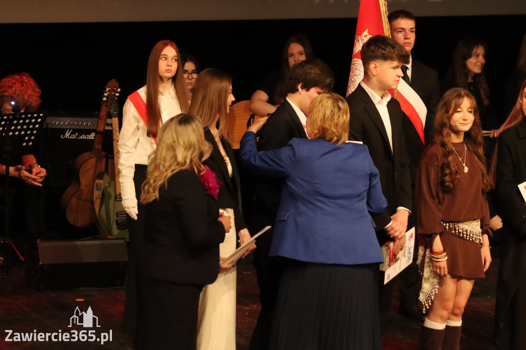 Fotorelacja I: Zakończenie roku szkolnego klas maturalnych I LO w Zawierciu