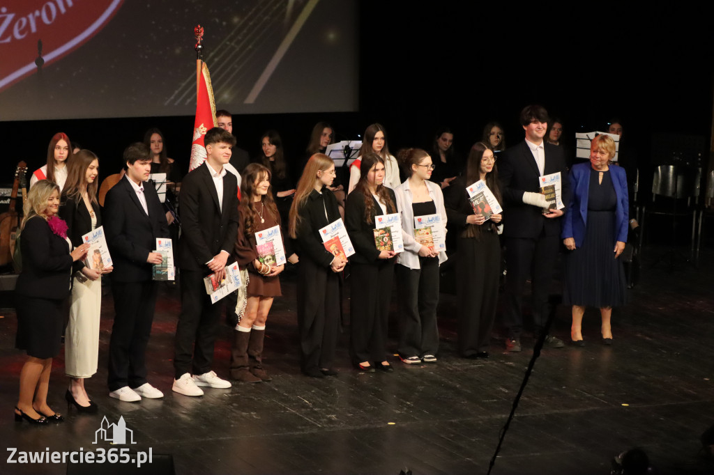 Fotorelacja I: Zakończenie roku szkolnego klas maturalnych I LO w Zawierciu
