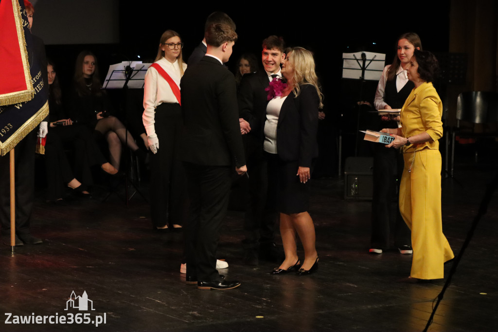 Fotorelacja I: Zakończenie roku szkolnego klas maturalnych I LO w Zawierciu