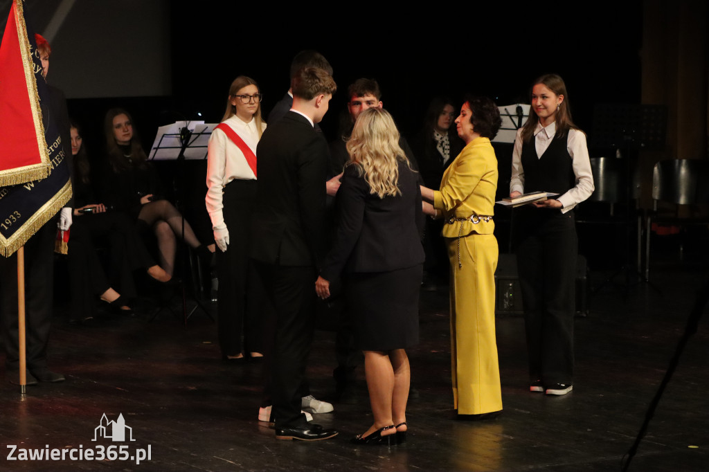 Fotorelacja I: Zakończenie roku szkolnego klas maturalnych I LO w Zawierciu