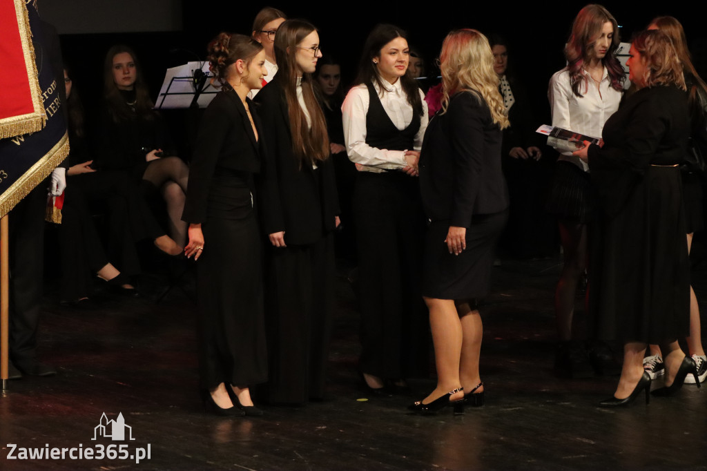 Fotorelacja I: Zakończenie roku szkolnego klas maturalnych I LO w Zawierciu