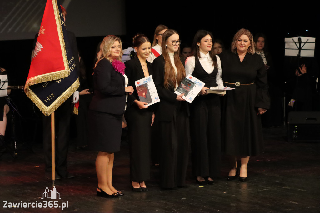 Fotorelacja I: Zakończenie roku szkolnego klas maturalnych I LO w Zawierciu