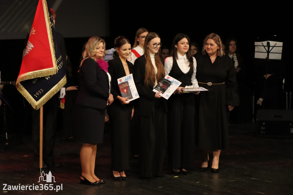 Fotorelacja I: Zakończenie roku szkolnego klas maturalnych I LO w Zawierciu