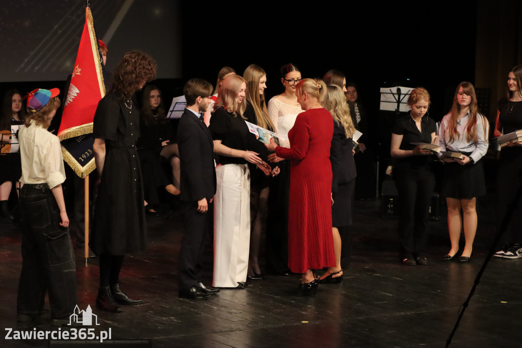 Fotorelacja I: Zakończenie roku szkolnego klas maturalnych I LO w Zawierciu