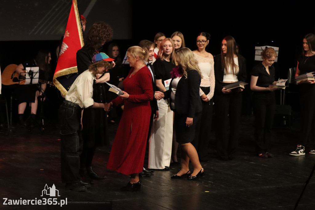 Fotorelacja I: Zakończenie roku szkolnego klas maturalnych I LO w Zawierciu