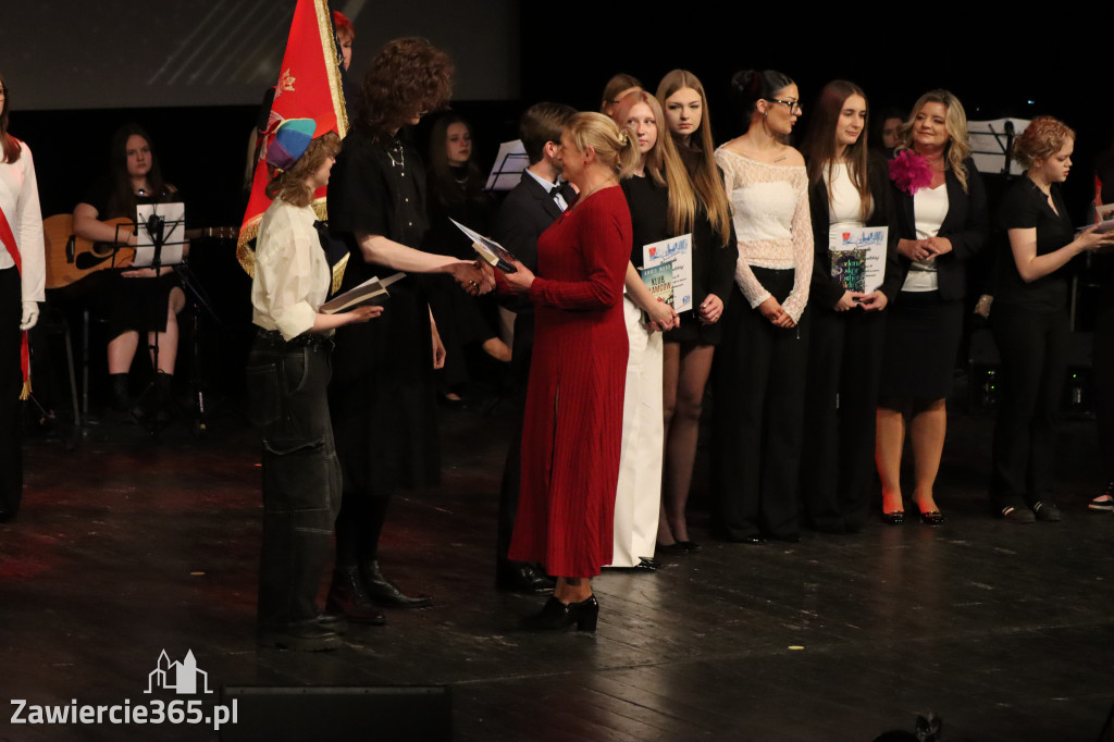 Fotorelacja I: Zakończenie roku szkolnego klas maturalnych I LO w Zawierciu