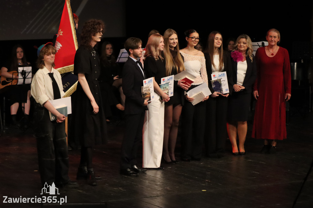 Fotorelacja I: Zakończenie roku szkolnego klas maturalnych I LO w Zawierciu
