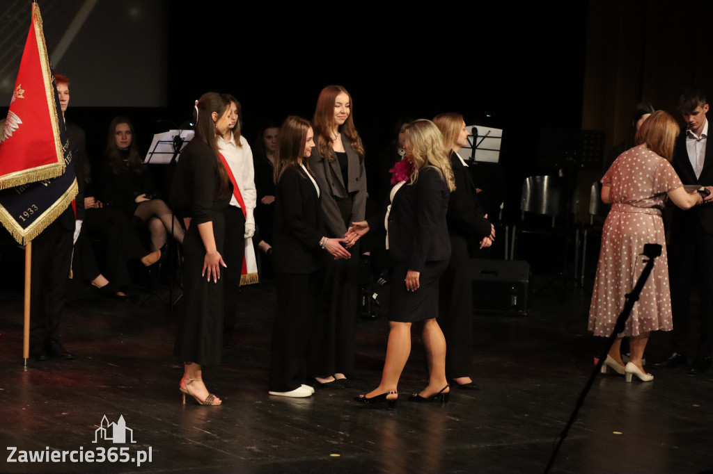 Fotorelacja I: Zakończenie roku szkolnego klas maturalnych I LO w Zawierciu