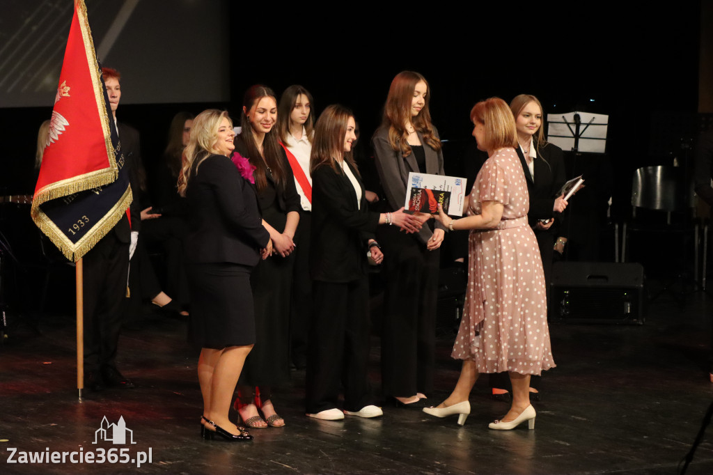 Fotorelacja I: Zakończenie roku szkolnego klas maturalnych I LO w Zawierciu