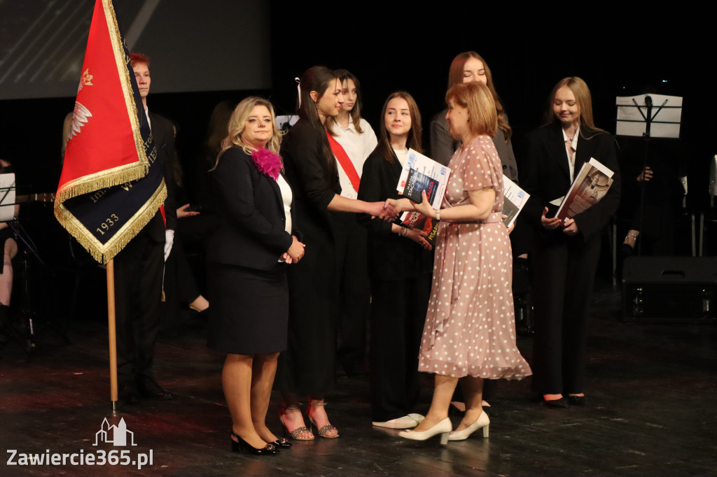 Fotorelacja I: Zakończenie roku szkolnego klas maturalnych I LO w Zawierciu