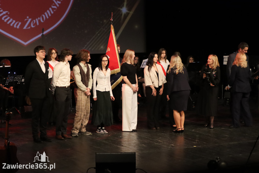 Fotorelacja I: Zakończenie roku szkolnego klas maturalnych I LO w Zawierciu