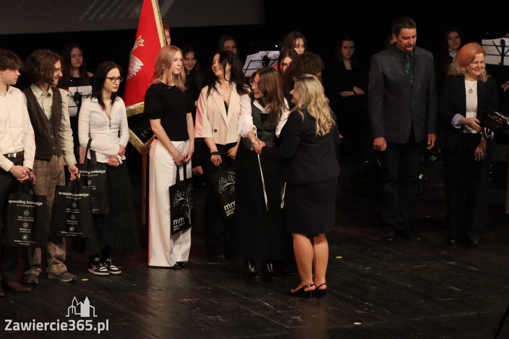 Fotorelacja I: Zakończenie roku szkolnego klas maturalnych I LO w Zawierciu