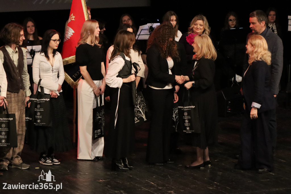 Fotorelacja I: Zakończenie roku szkolnego klas maturalnych I LO w Zawierciu