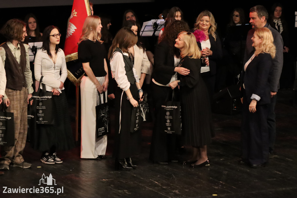 Fotorelacja I: Zakończenie roku szkolnego klas maturalnych I LO w Zawierciu