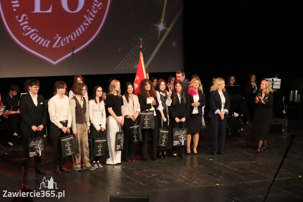 Fotorelacja I: Zakończenie roku szkolnego klas maturalnych I LO w Zawierciu