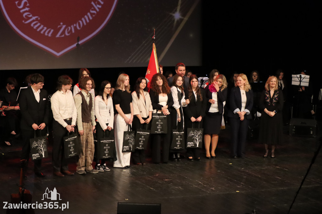 Fotorelacja I: Zakończenie roku szkolnego klas maturalnych I LO w Zawierciu
