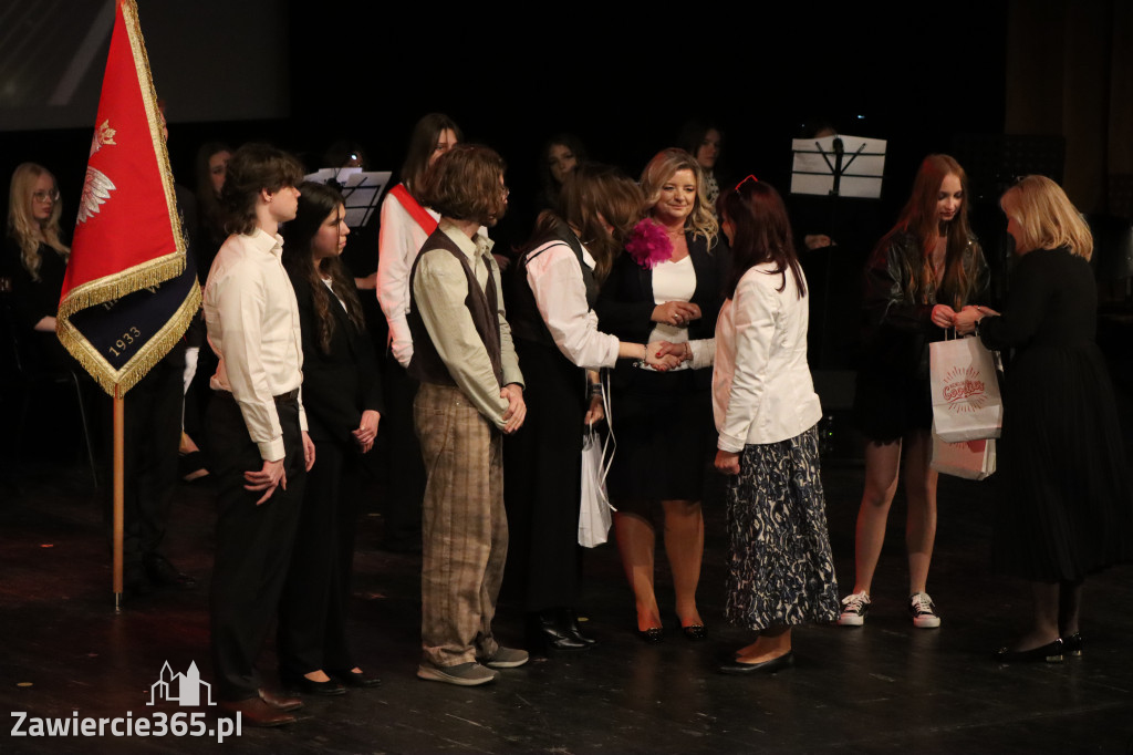 Fotorelacja II: Zakończenie roku szkolnego klas maturalnych I LO w Zawierciu