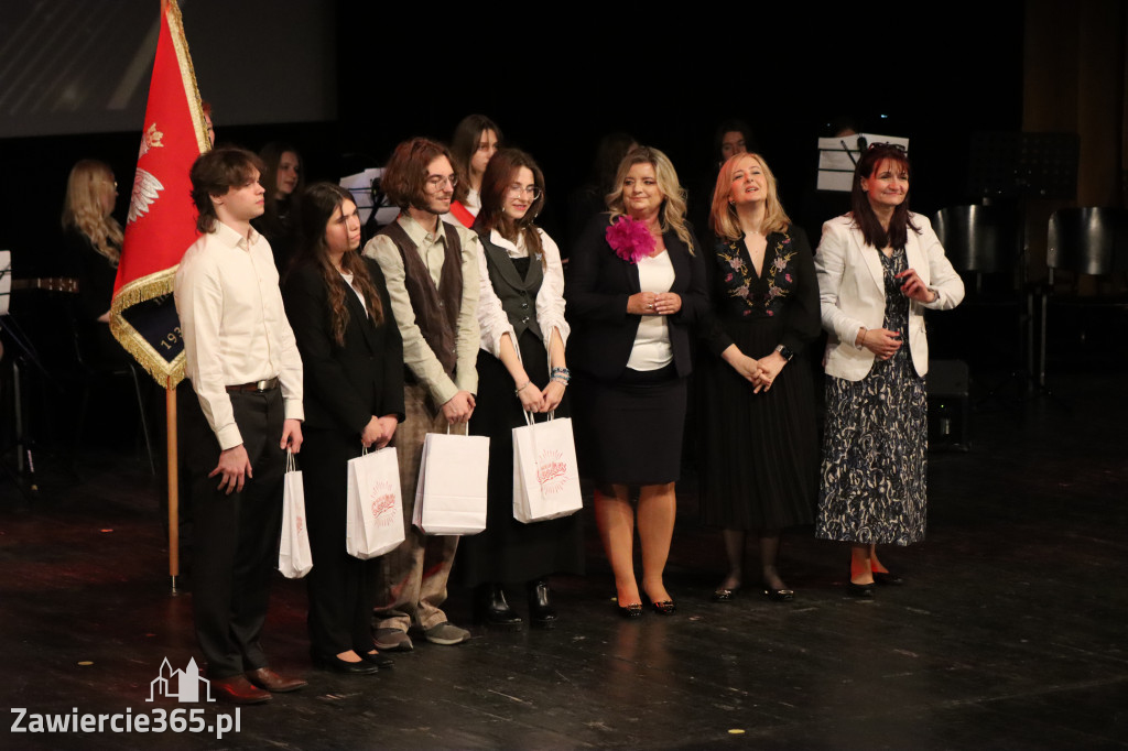 Fotorelacja II: Zakończenie roku szkolnego klas maturalnych I LO w Zawierciu