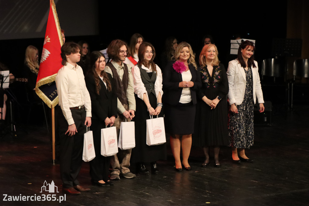 Fotorelacja II: Zakończenie roku szkolnego klas maturalnych I LO w Zawierciu