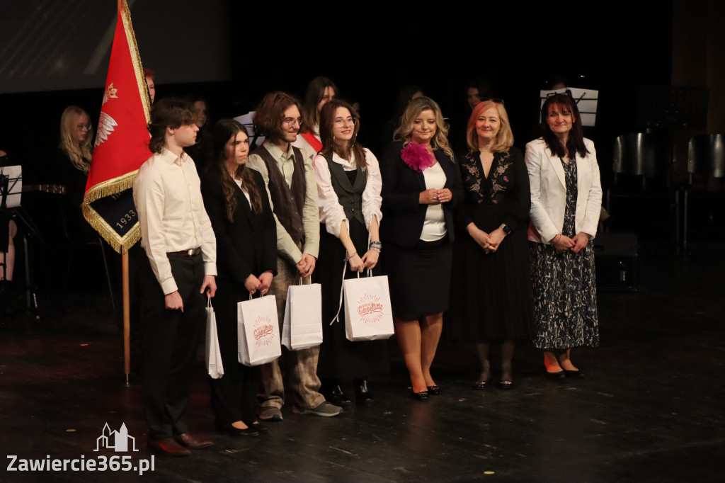 Fotorelacja II: Zakończenie roku szkolnego klas maturalnych I LO w Zawierciu