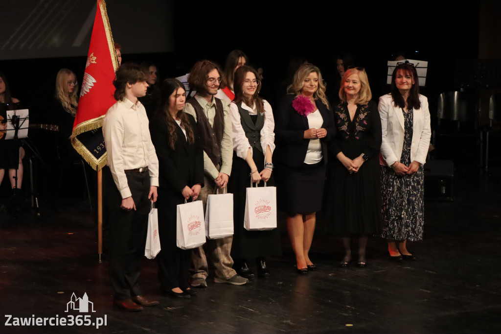 Fotorelacja II: Zakończenie roku szkolnego klas maturalnych I LO w Zawierciu