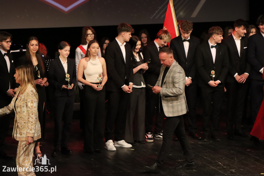 Fotorelacja II: Zakończenie roku szkolnego klas maturalnych I LO w Zawierciu