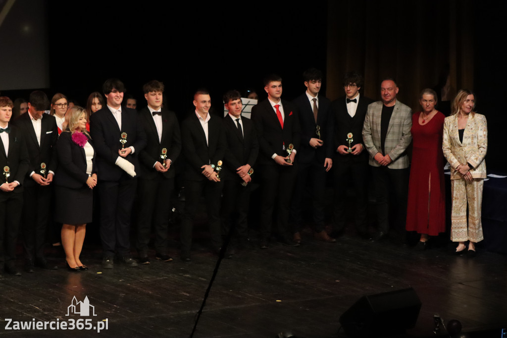 Fotorelacja II: Zakończenie roku szkolnego klas maturalnych I LO w Zawierciu